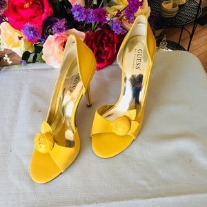 Guess open toe yellow pump size 6.5 Never used